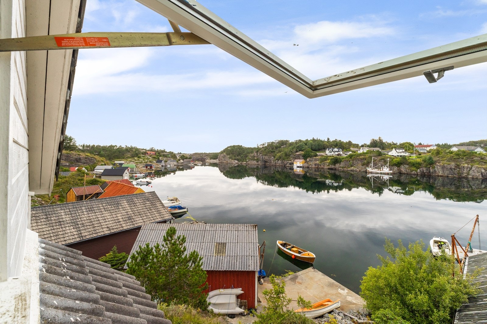 Herfra er det fantastisk utsikt utover viken! Galleribilde