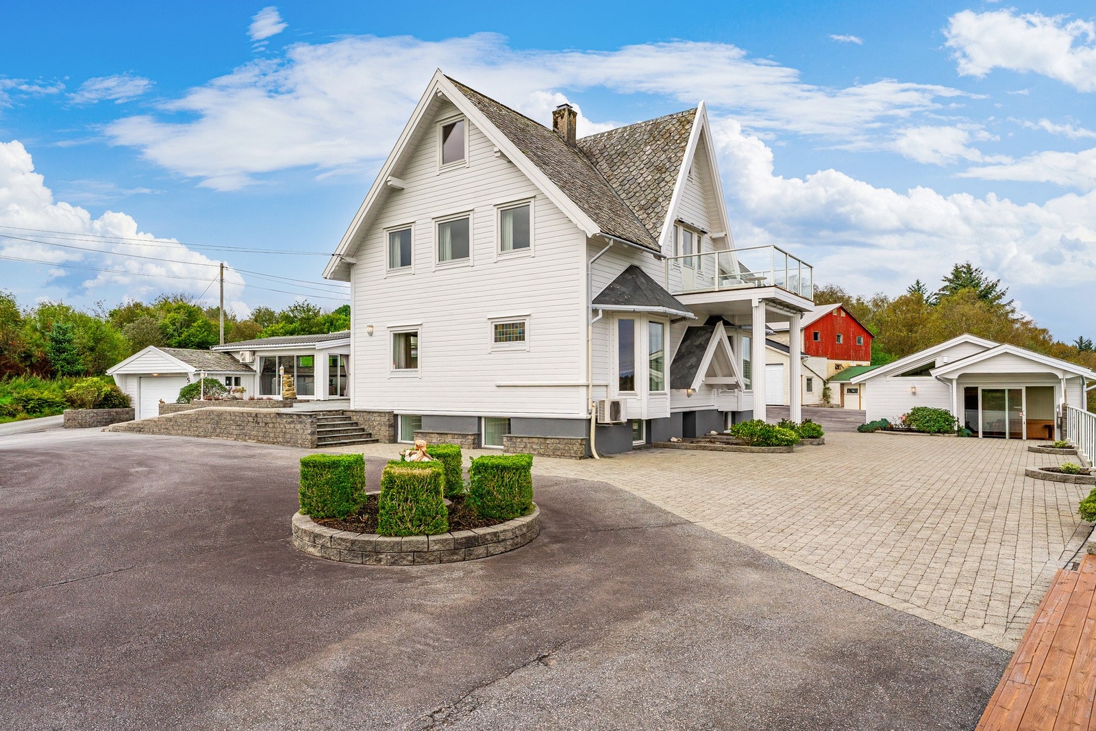 Flott tun med god plass Galleribilde