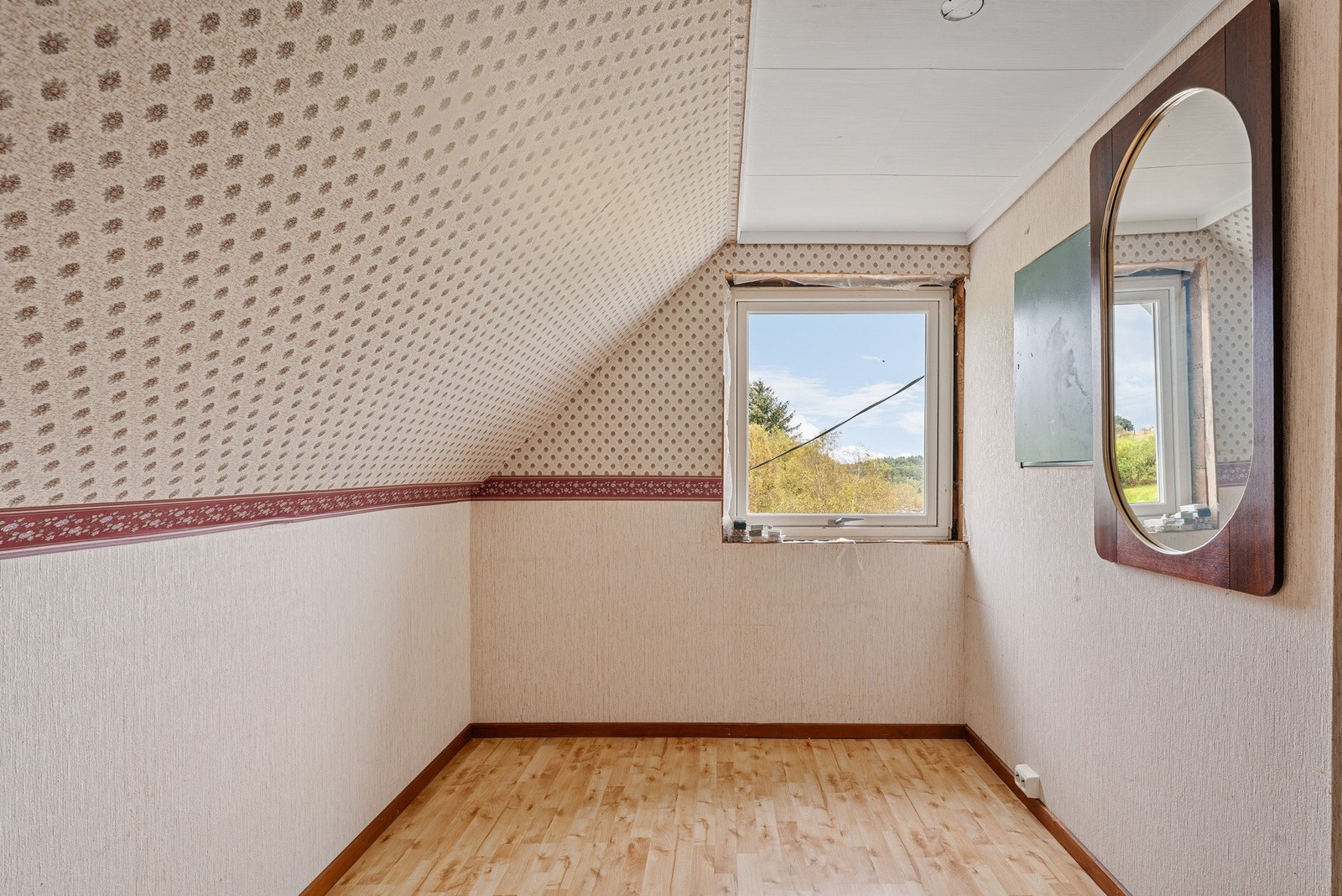 Rom på loft Galleribilde