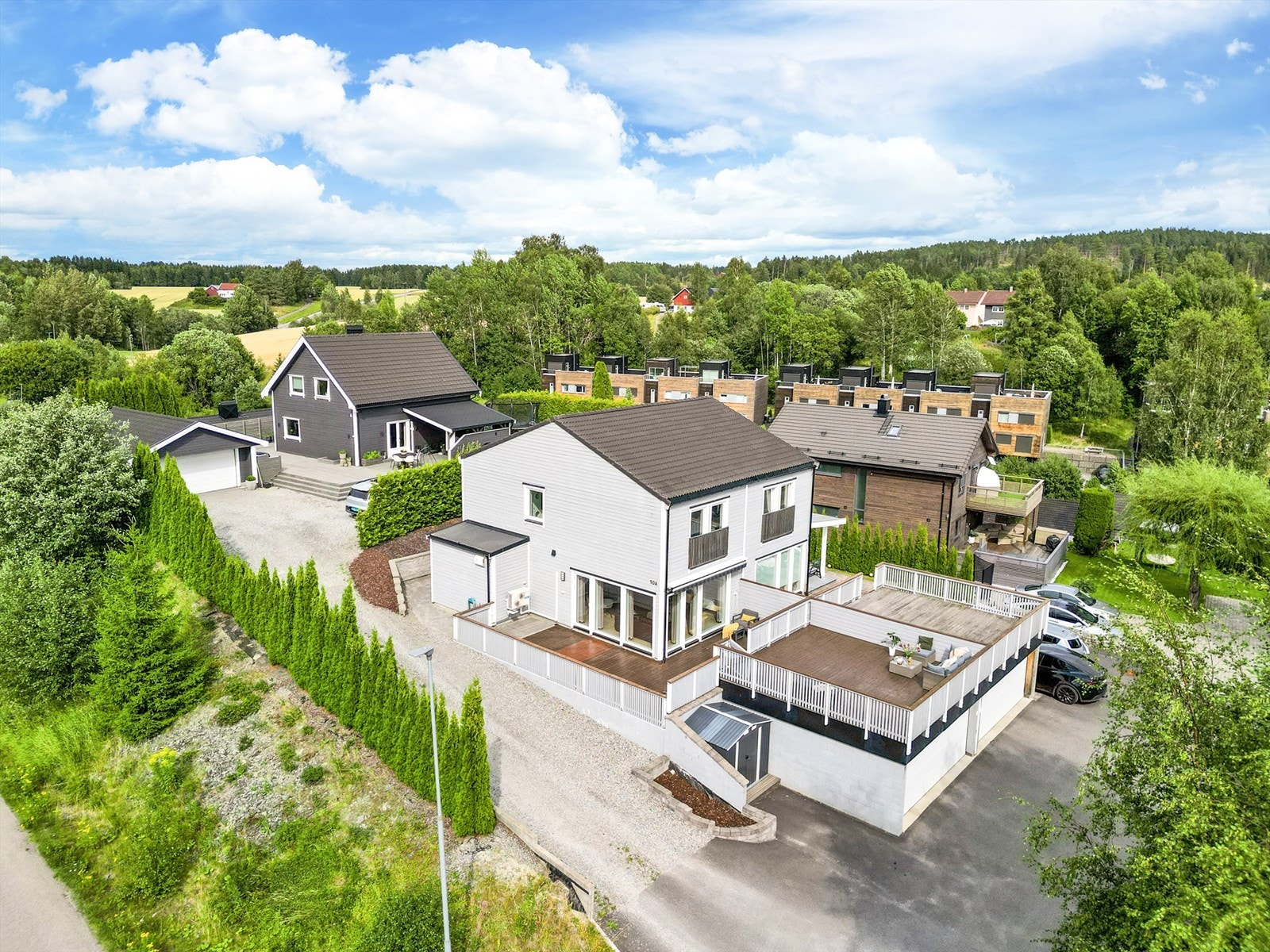 Krogsveen v/ Anders Brodshaug Berger presenterer Rådyrveien 10A Galleribilde