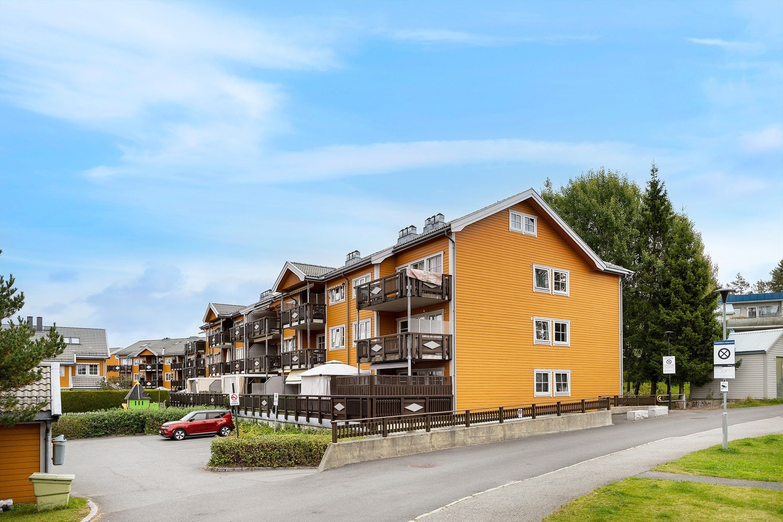 Det er også mulighet for gjesteparkering på sameiets parkeringsplass. Galleribilde