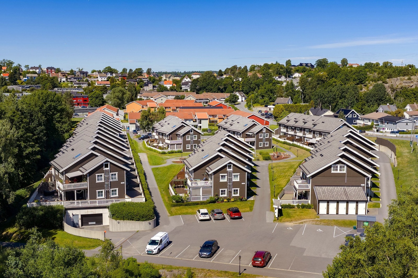 Kort vei til ishall, BMX-bane, Melløs stadion, barnehager og skole Galleribilde