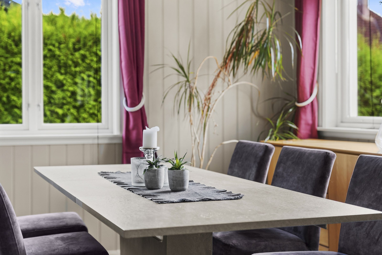 Nyt bedre middager med familie og venner. Galleribilde
