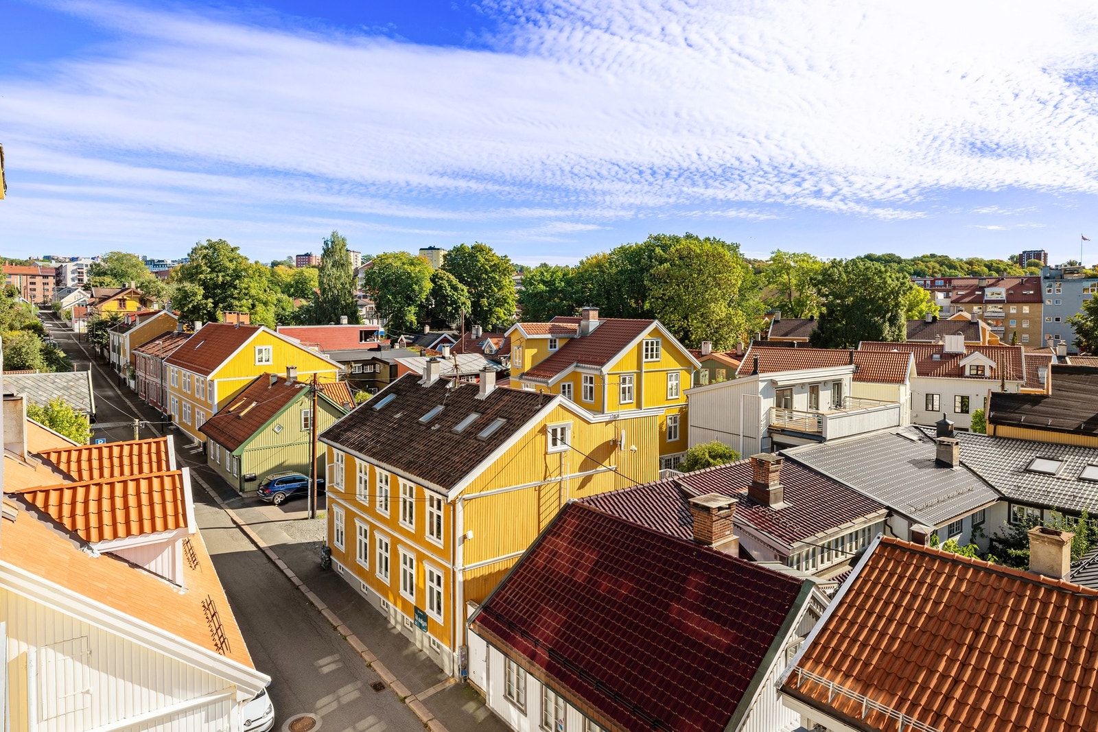 Her får du et åpent utsyn fra 5. etasje, med en beliggenhet som løfter seg over nærliggende bebyggelse. Galleribilde
