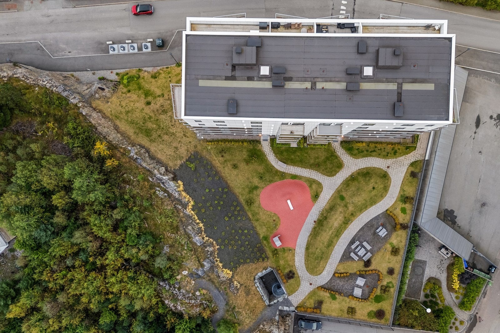 - Du har også kort vei til nydelige turmuligheter ved Sotra næringspark, Fjell festning og Liatårnet for å nevne noen - Galleribilde