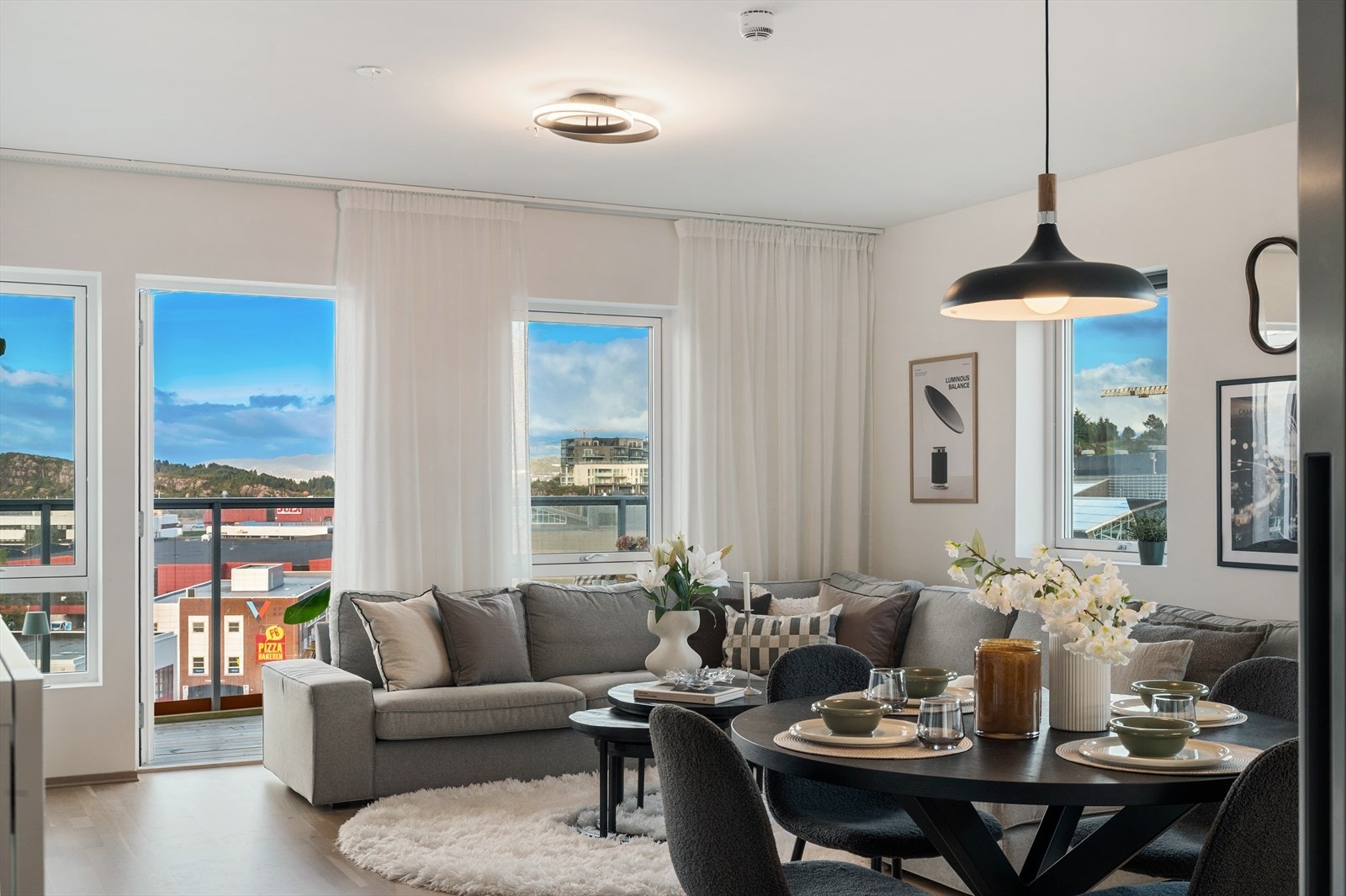 - Nordvik Bolig v/Susanne Pettersen har gleden av å presentere Gjertrudvegen 8! Foto: Christian Fagerland - Galleribilde