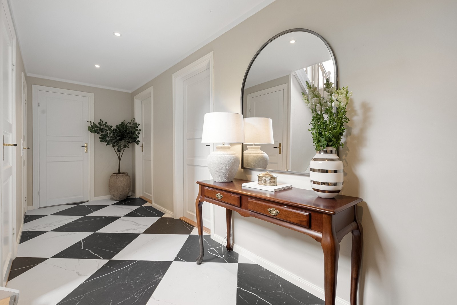 Flott hall med god plass Galleribilde