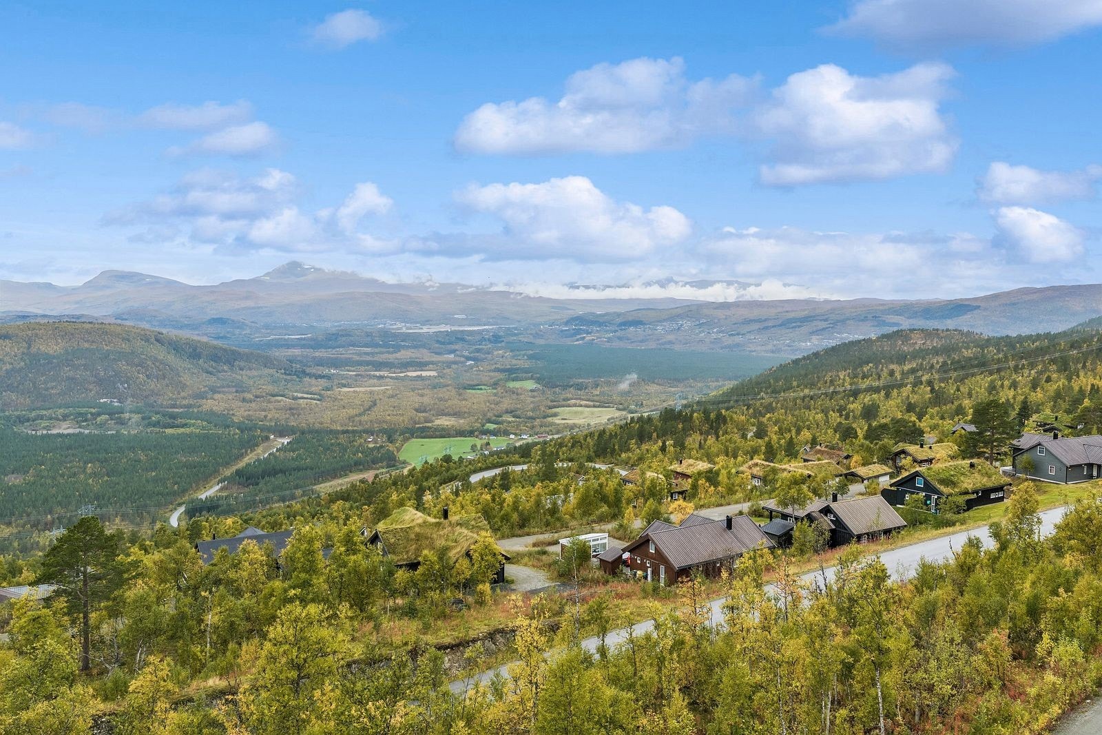 Målselv Fjellandsby er Nord-Norges største alpinanlegg og er et særdeles attraktivt område med tilgang til flotte aktiviteter året rundt.