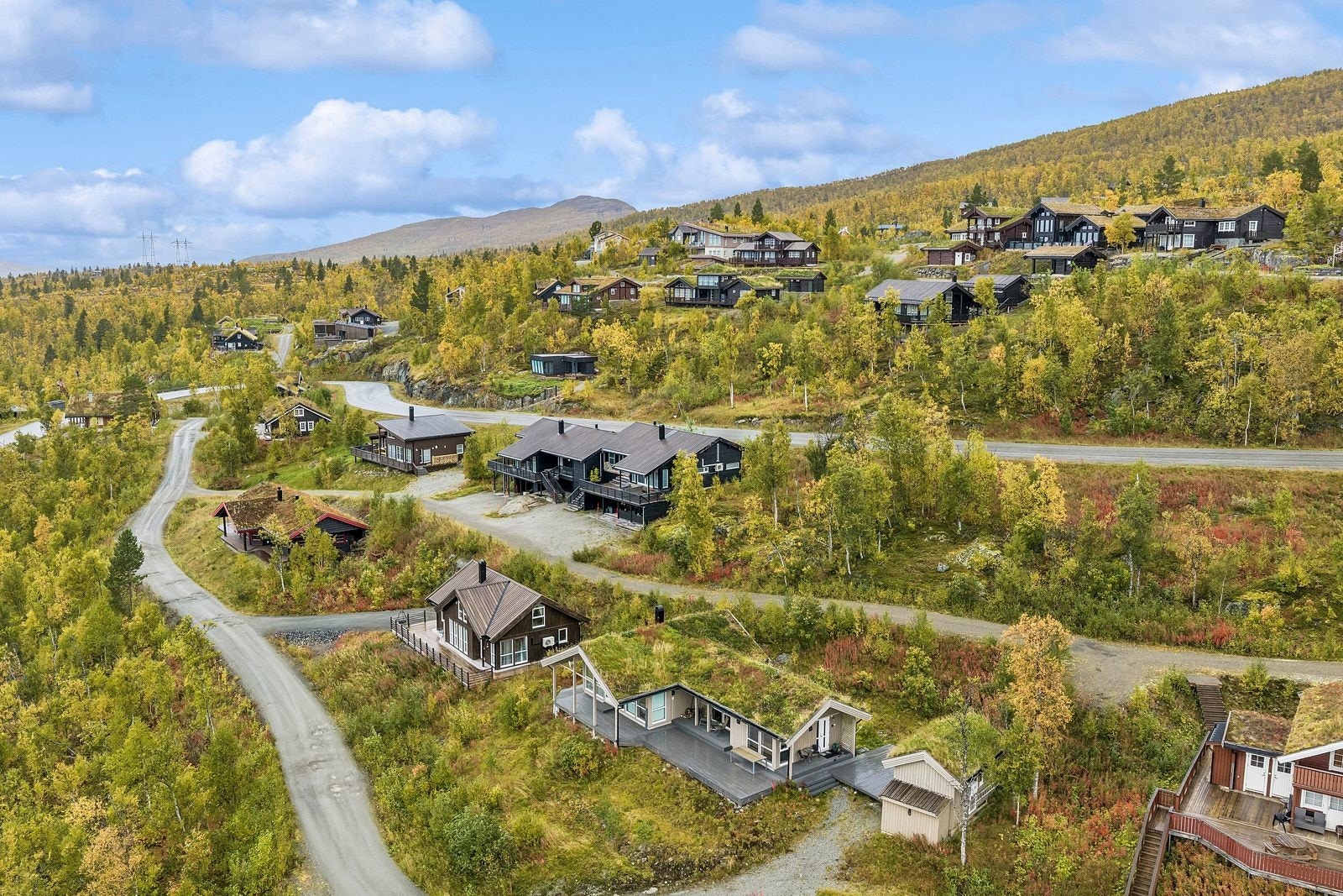 Det er plikt for eier av eiendommen å være medlem av hytteierlaget, Målselv Fjellandsby Hytteierlag, som forvalter fellesarealene og anlegg