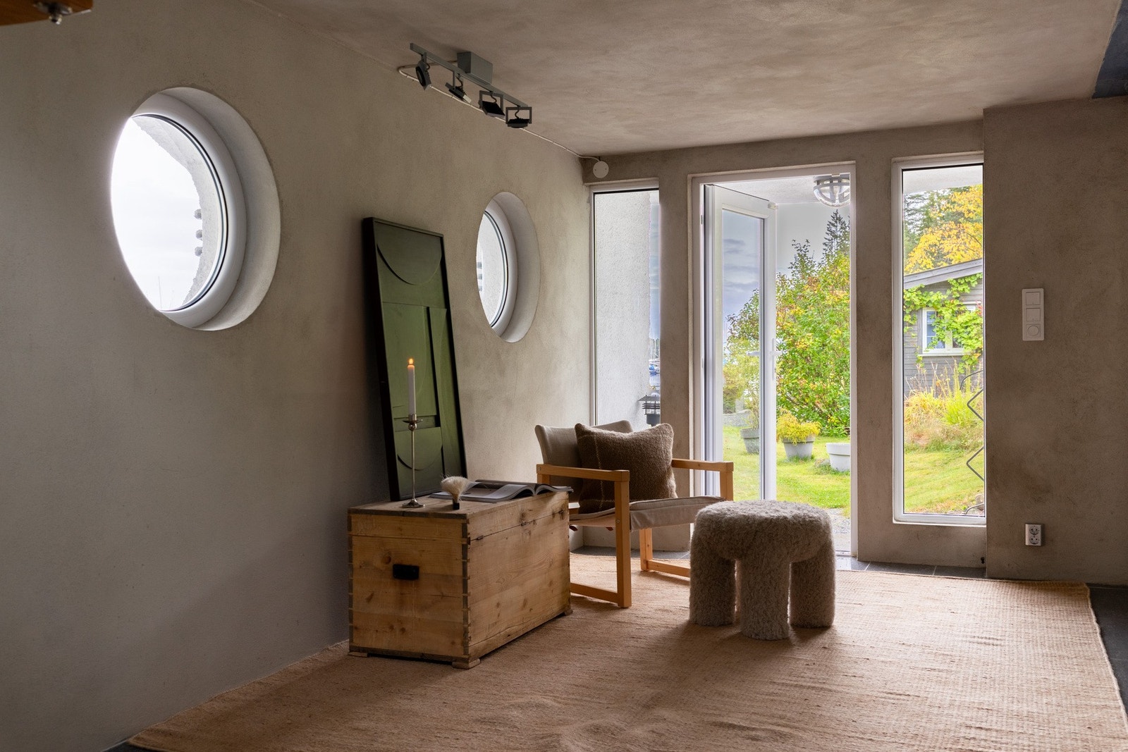 Kjellerstue i underetasjen. Det er usikkerhet med tanke på lovligheten, konferer megler. Galleribilde