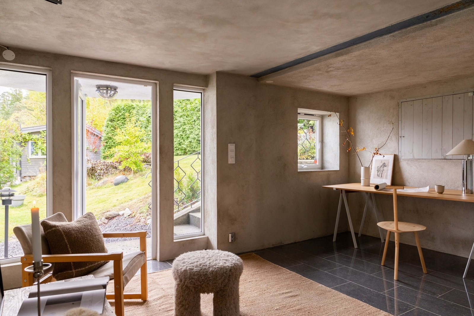 Kjellerstue i underetasjen. Det er usikkerhet med tanke på lovligheten, konferer megler. Galleribilde