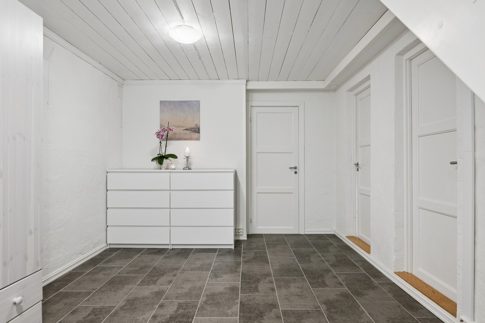 Det er gulvvarme i gang og på begge soverommene. Galleribilde