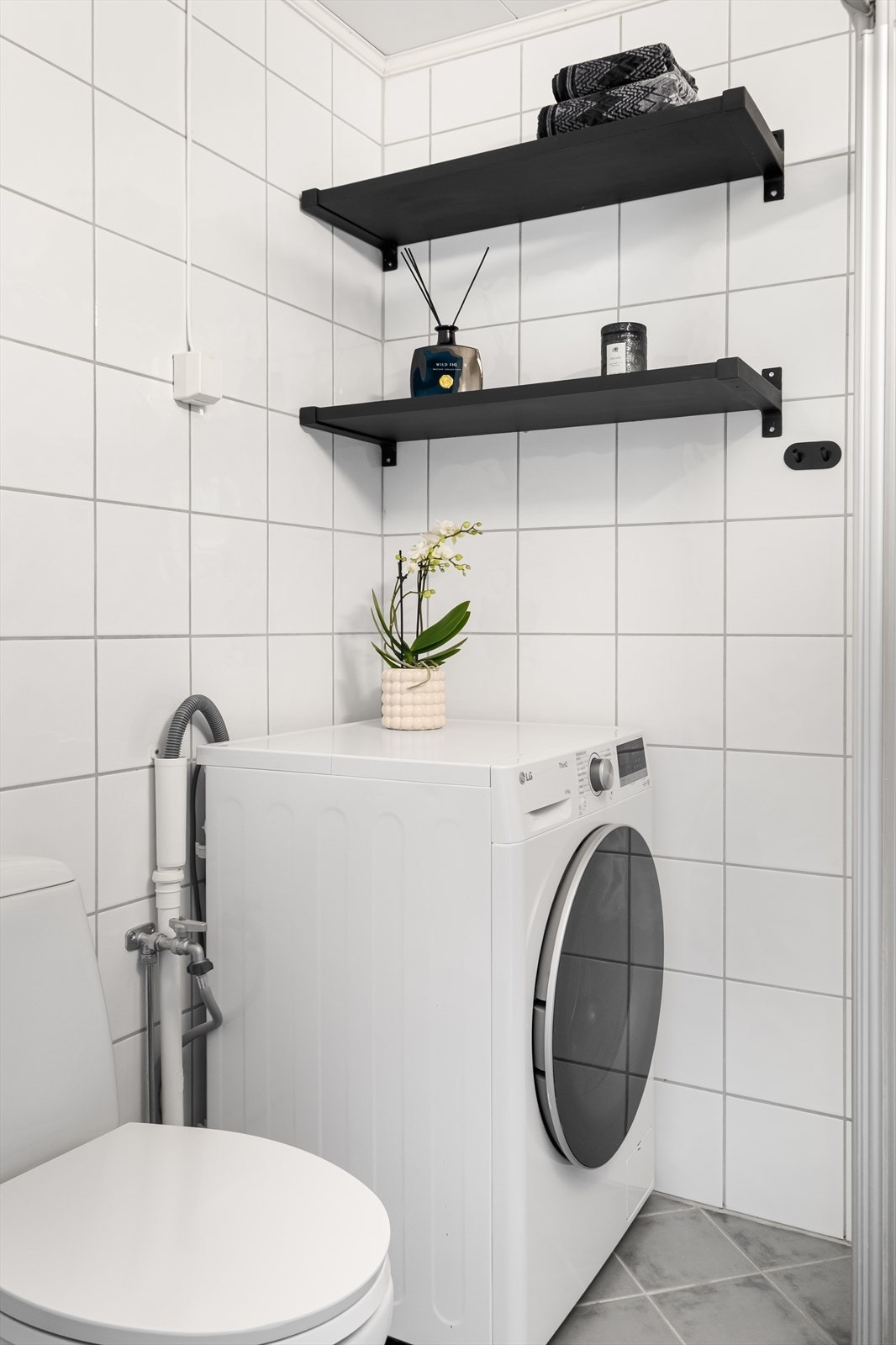 Det er opplegg for vaskemaskin, samt mekanisk avtrekksventilasjon. Galleribilde