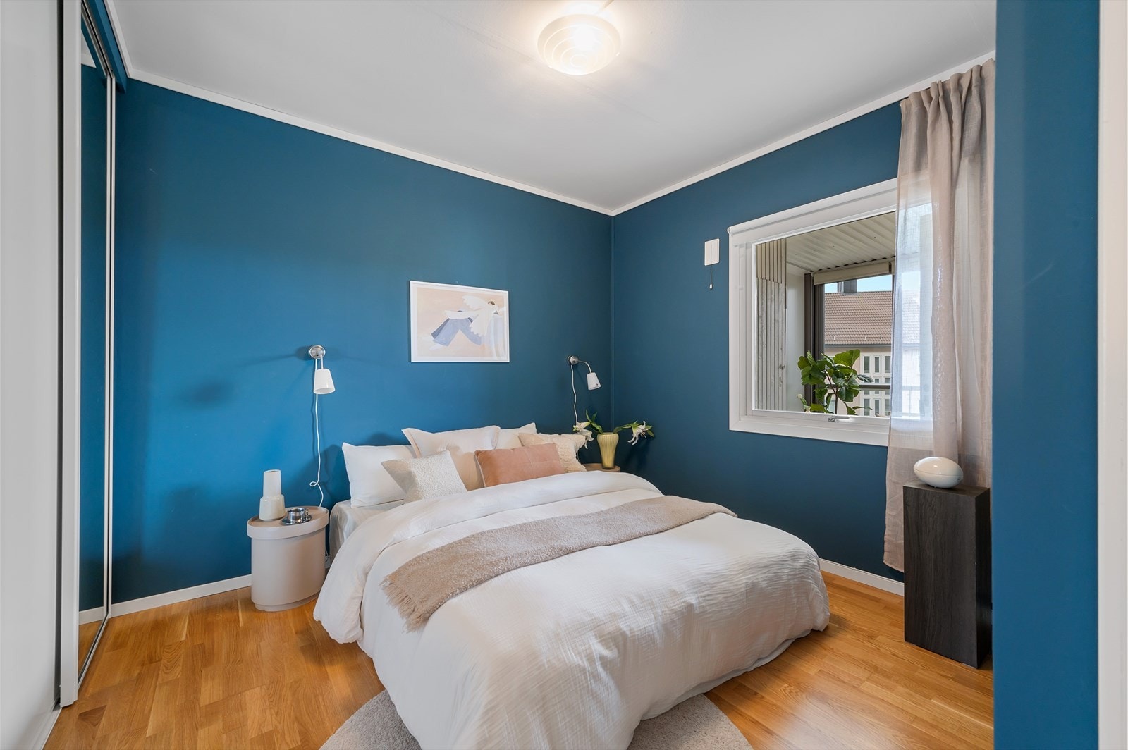 - Leilighetens hovesoverom måler 11,3m² - Galleribilde