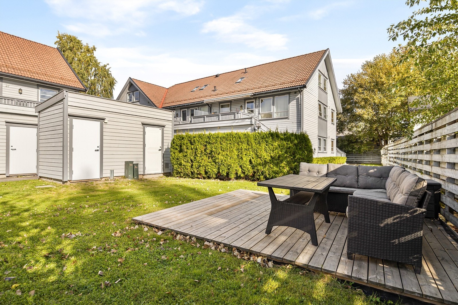 Felles platting i sameiets hageareal. Galleribilde