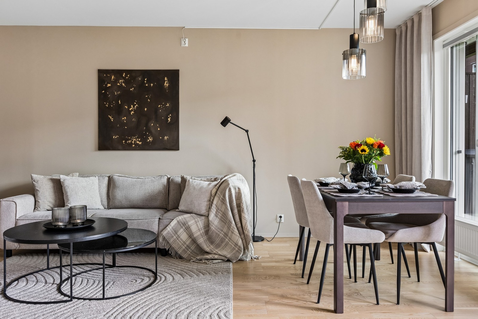 Boligen har vannbåren varme som sørger for en behagelig og jevn oppvarming Galleribilde