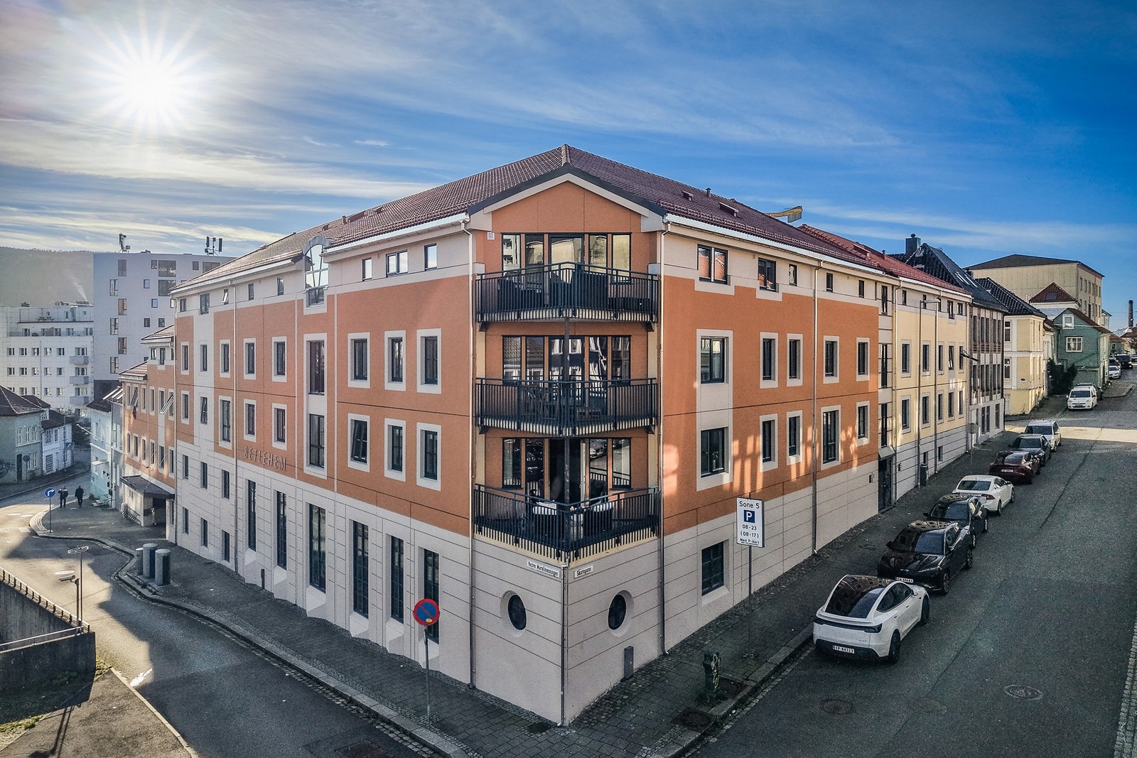 - Leiligheten har meget god beliggenhet i ett av de mest populære områdene i Bergen sentrum, Nøstet - Galleribilde