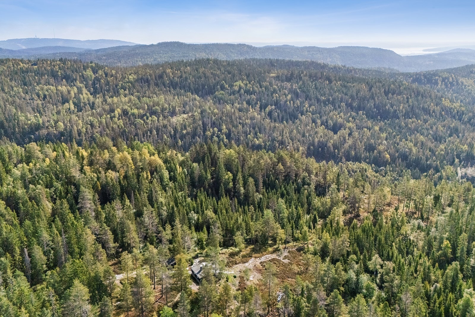 I 2025 ble det etablert nytt borevann fra 90 meters dyp til hytteveggen. Galleribilde