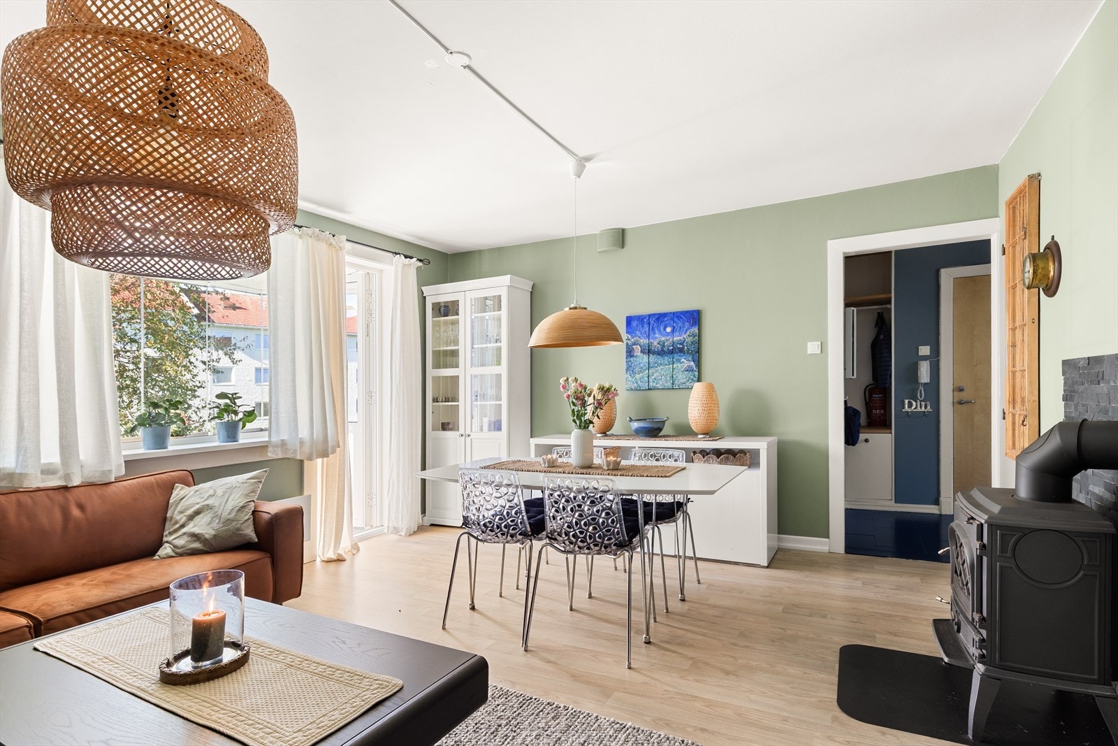 Velkommen til Antenneveien 10, presentert av Hanne Larsen for Nordvik Nordstrand. Foto: Almestad foto Galleribilde
