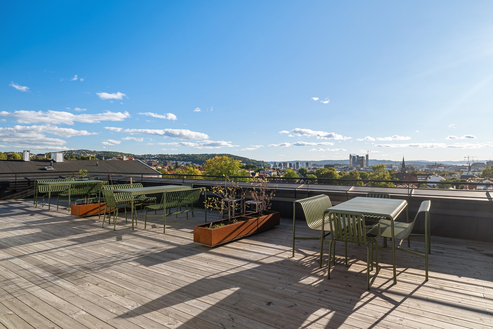 Borettslaget har en felles takterrasse til glede for beboerne. Galleribilde