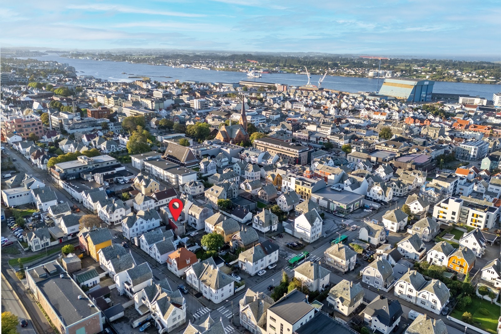 Sentrumsnær og rolig leilighet med parkering i sentrum Galleribilde