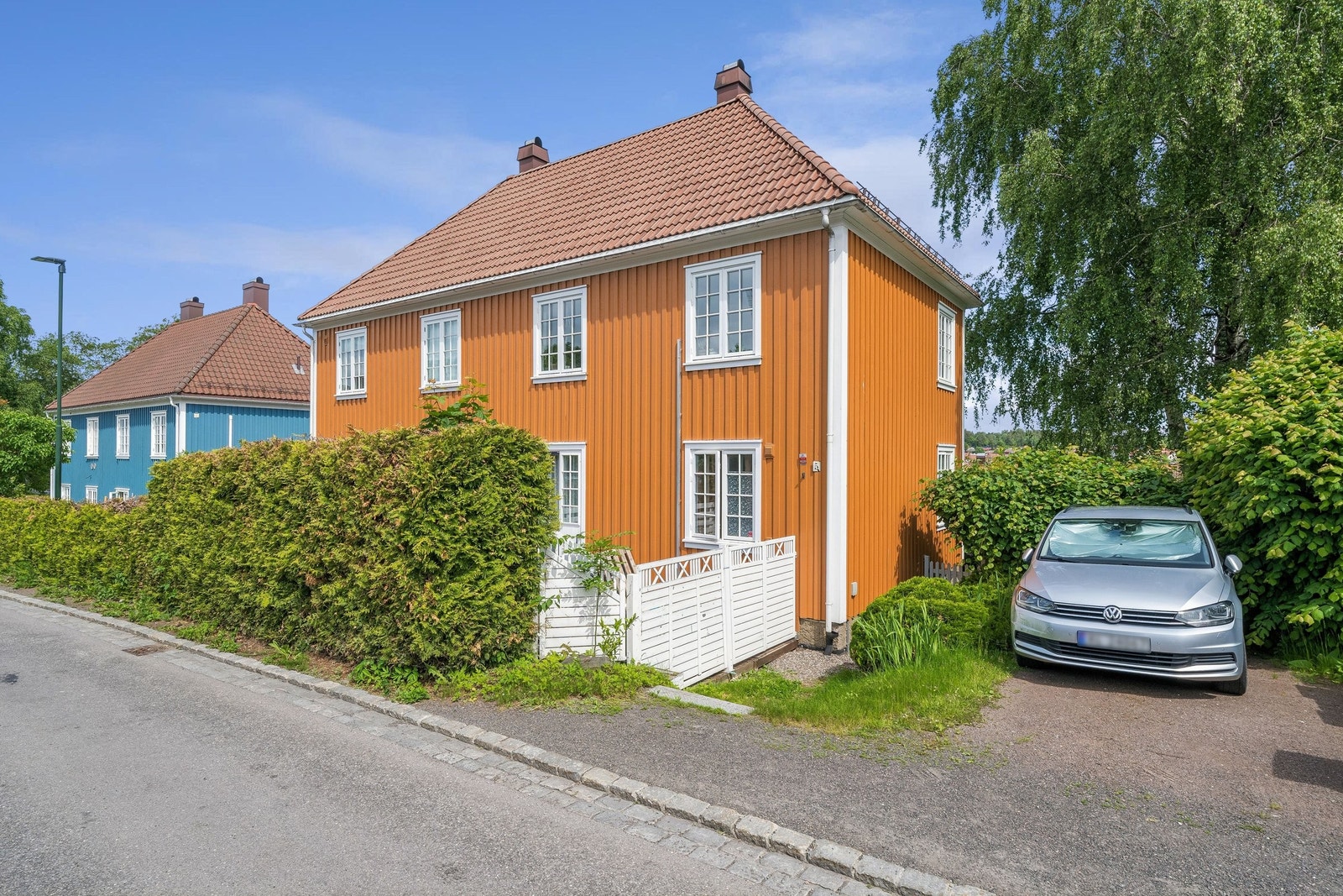 Gatefasade - leilighet ligger i 2. etasje i ærverdig bygg Galleribilde