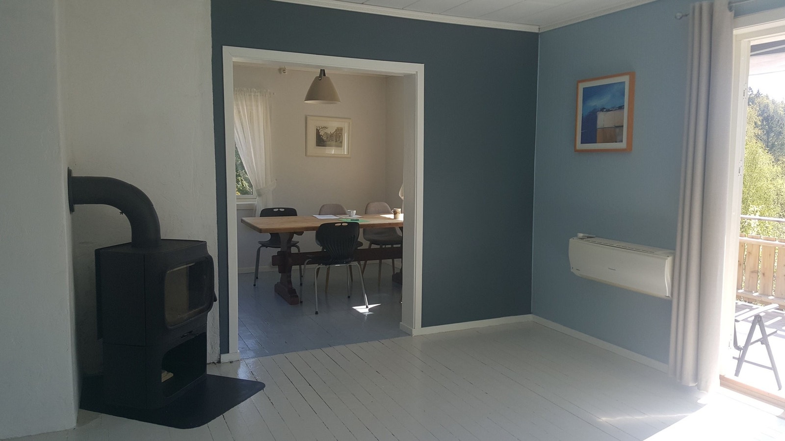 Spisestue sett fra stue Galleribilde