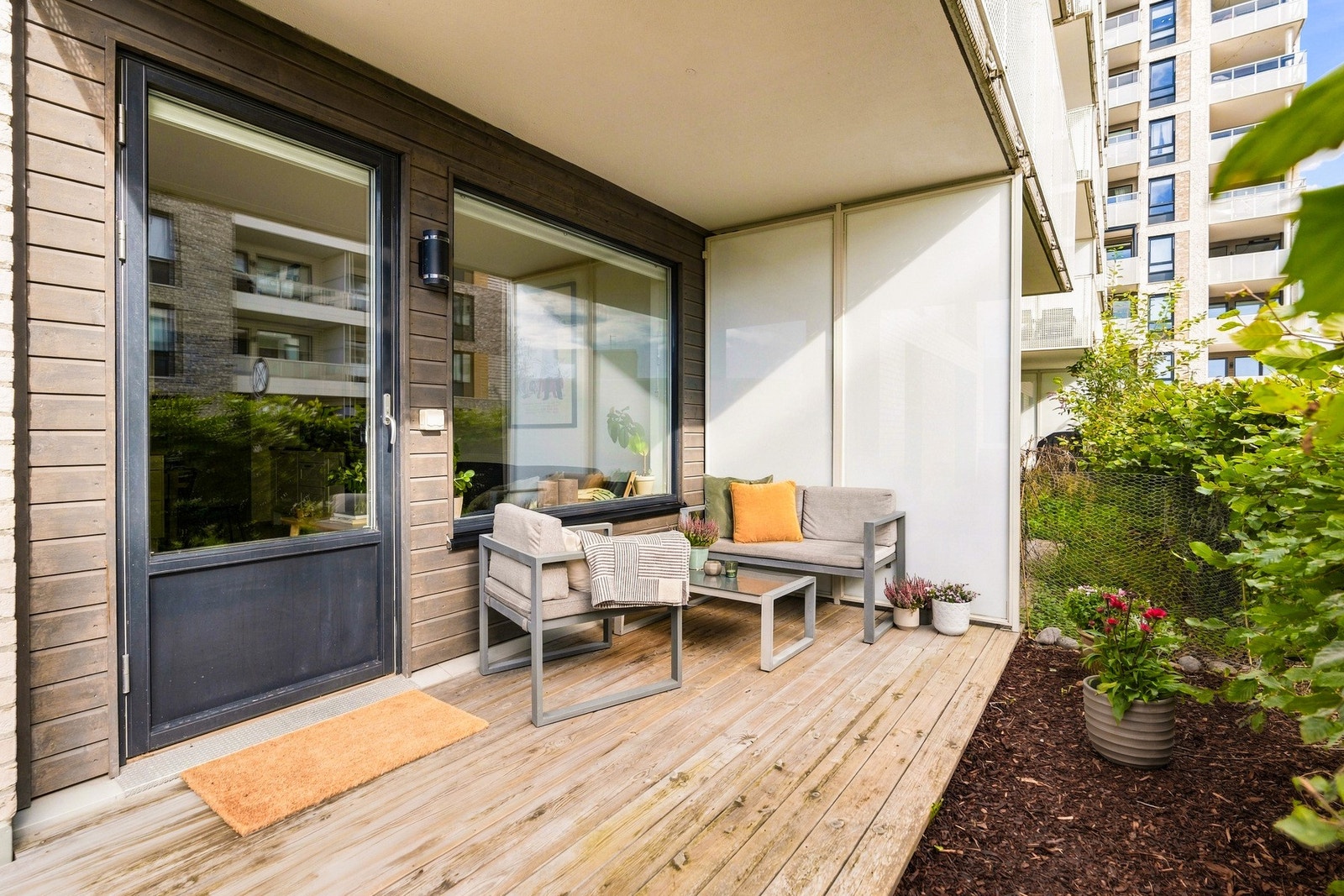 Leiligheten har en fantastisk markterrasse på 7,4kvm Galleribilde