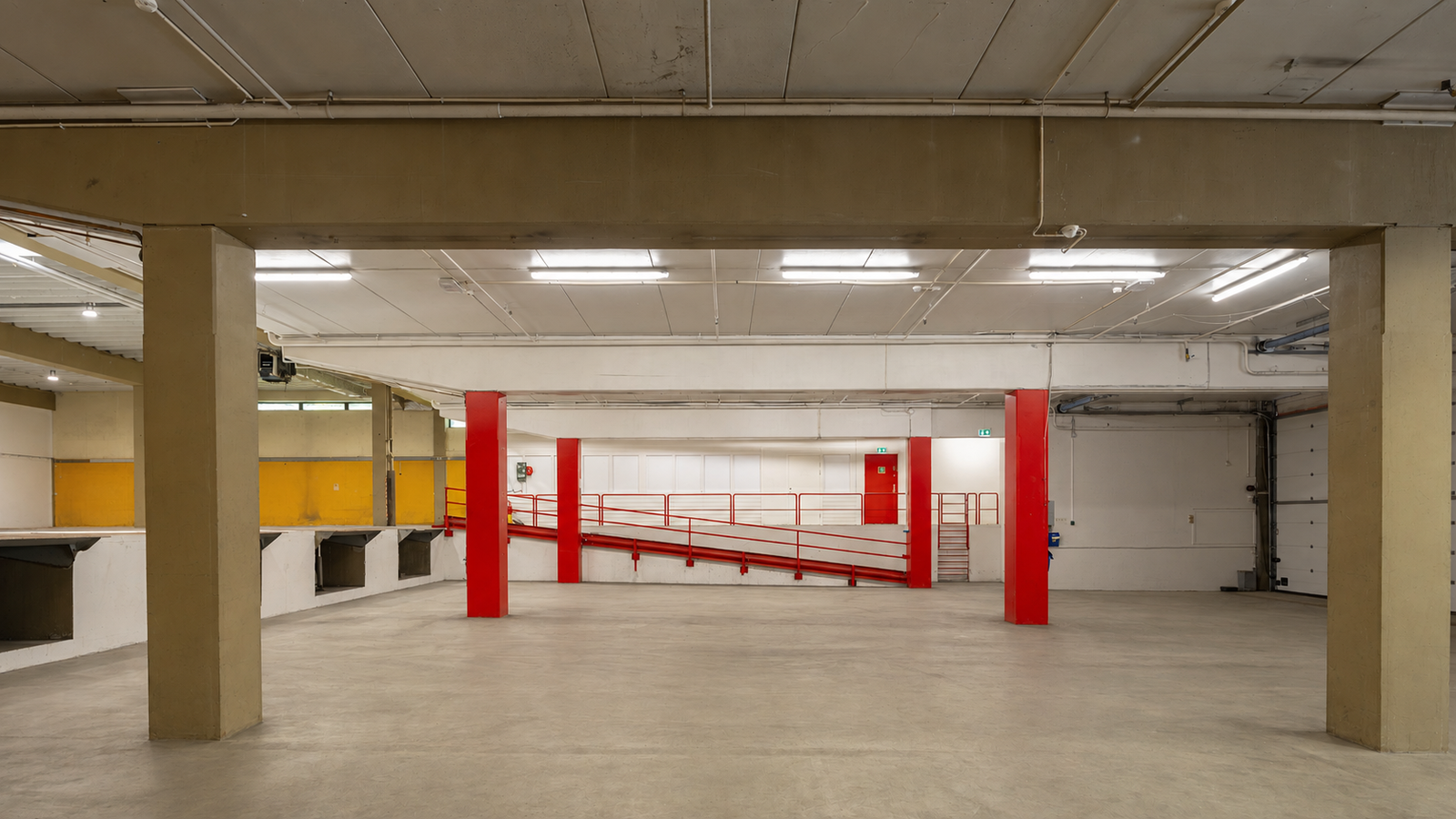 Praktisk med mulighet for å losse varer innendørs Galleribilde