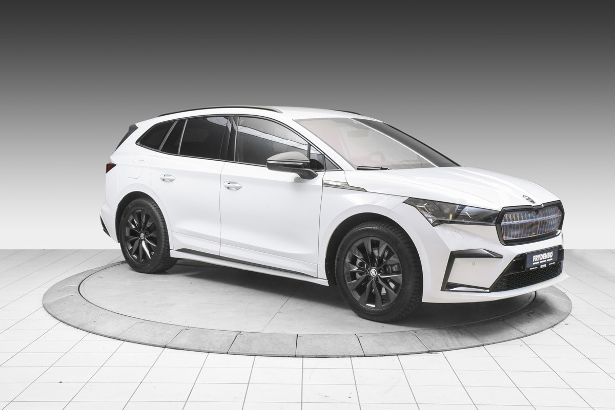 Skoda Enyaq iV80X Sportline HFESTE | 20" | KAMERA | MATRIX | HUD ++