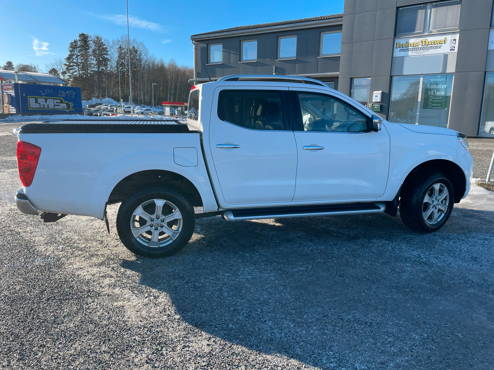 Nissan Navara Double Cab 2,3 dCi 190 Tekna aut 3