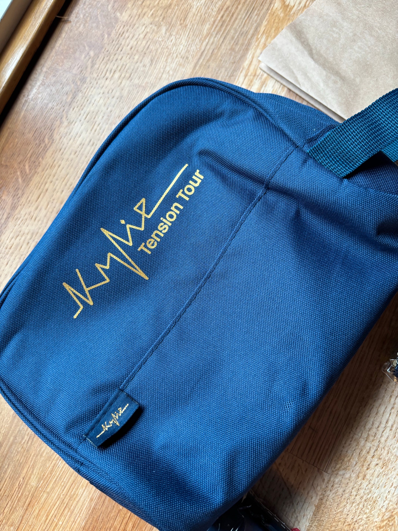 Kylie Minogue Tension Tour VIP-bag – eksklusiv merch fra