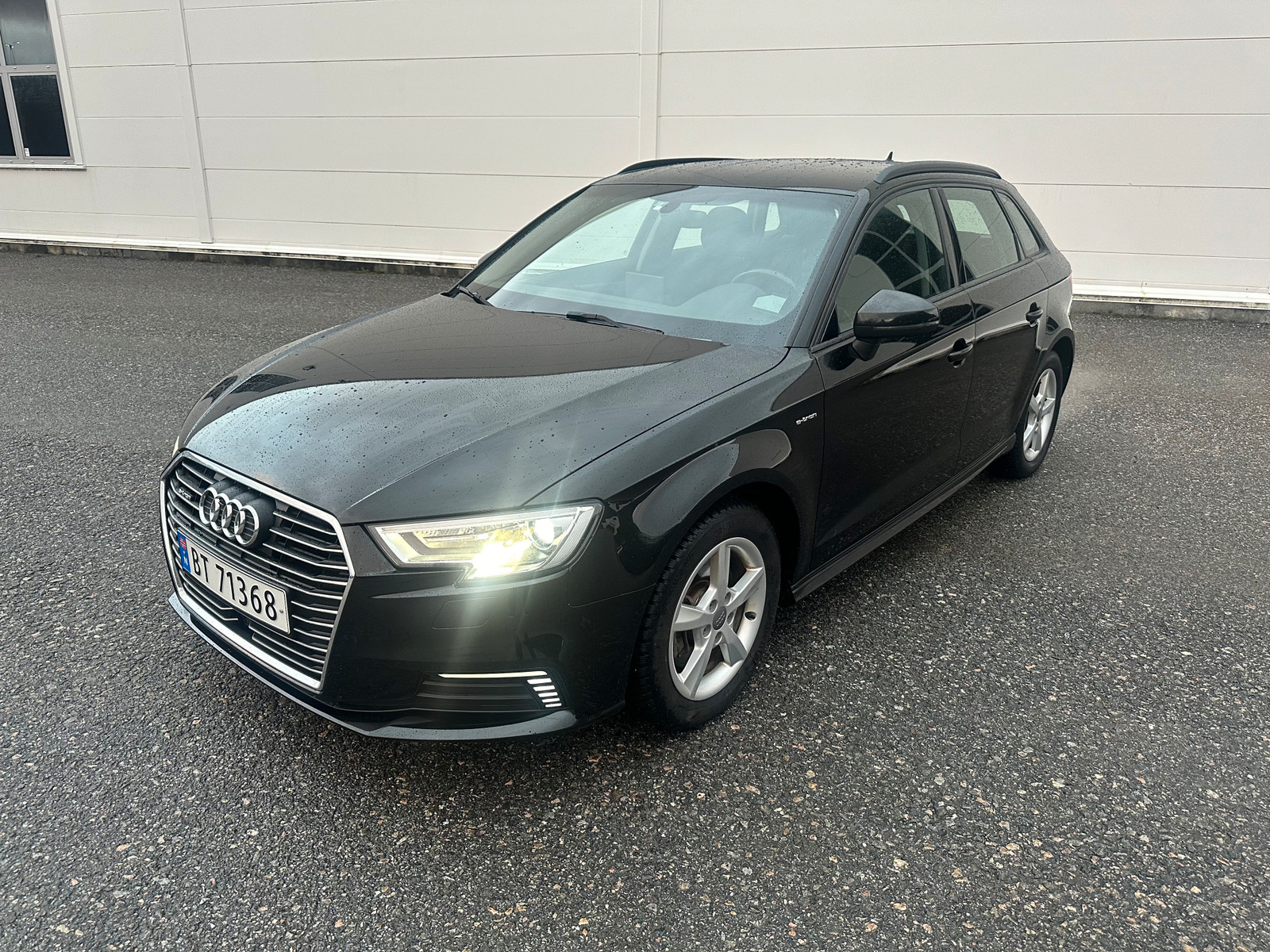Audi A3 e-tron Sportback 1,4 TFSI Sportsseter LED  DAB Keyless 3
