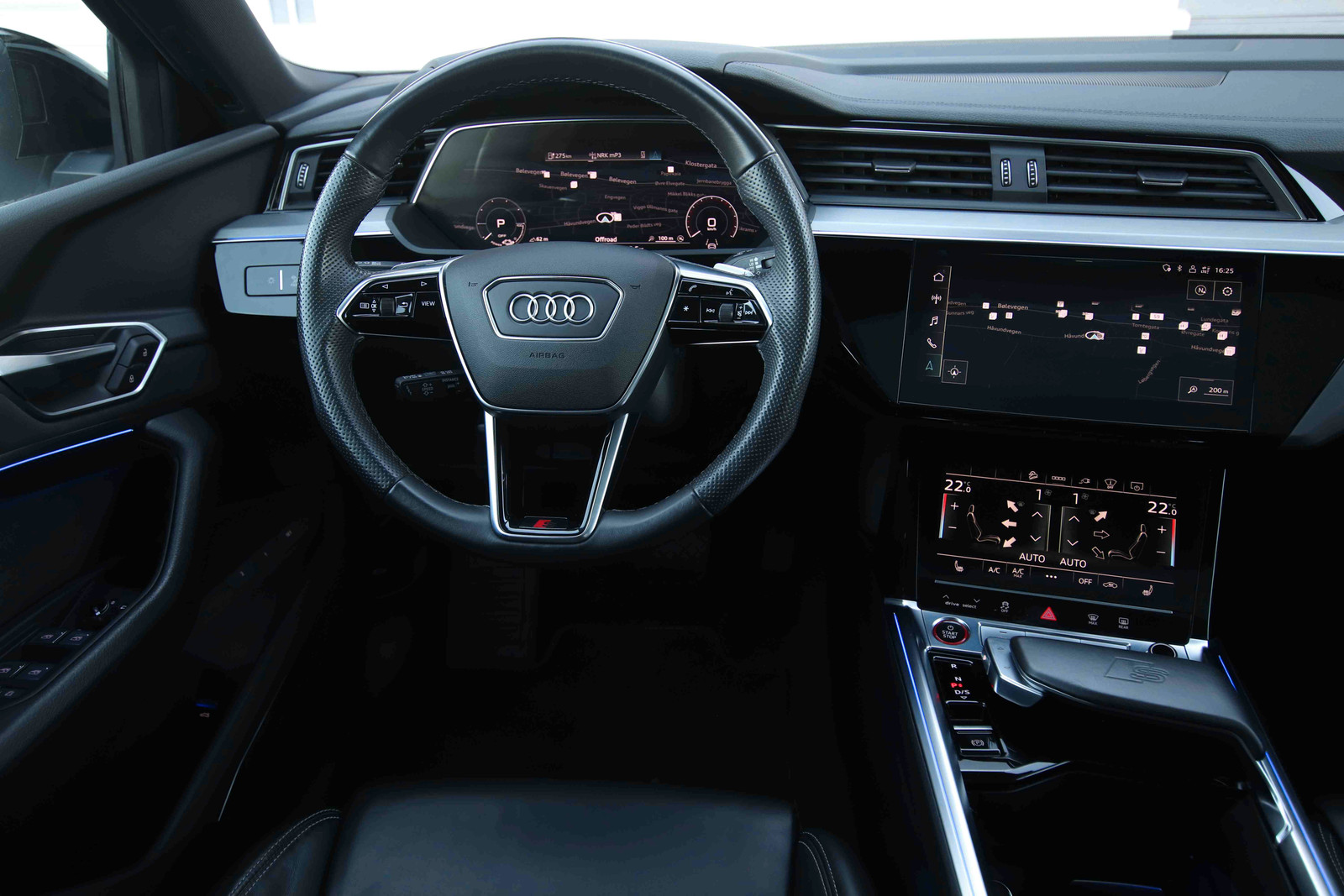 Hovedbilde av Audi e-tron
