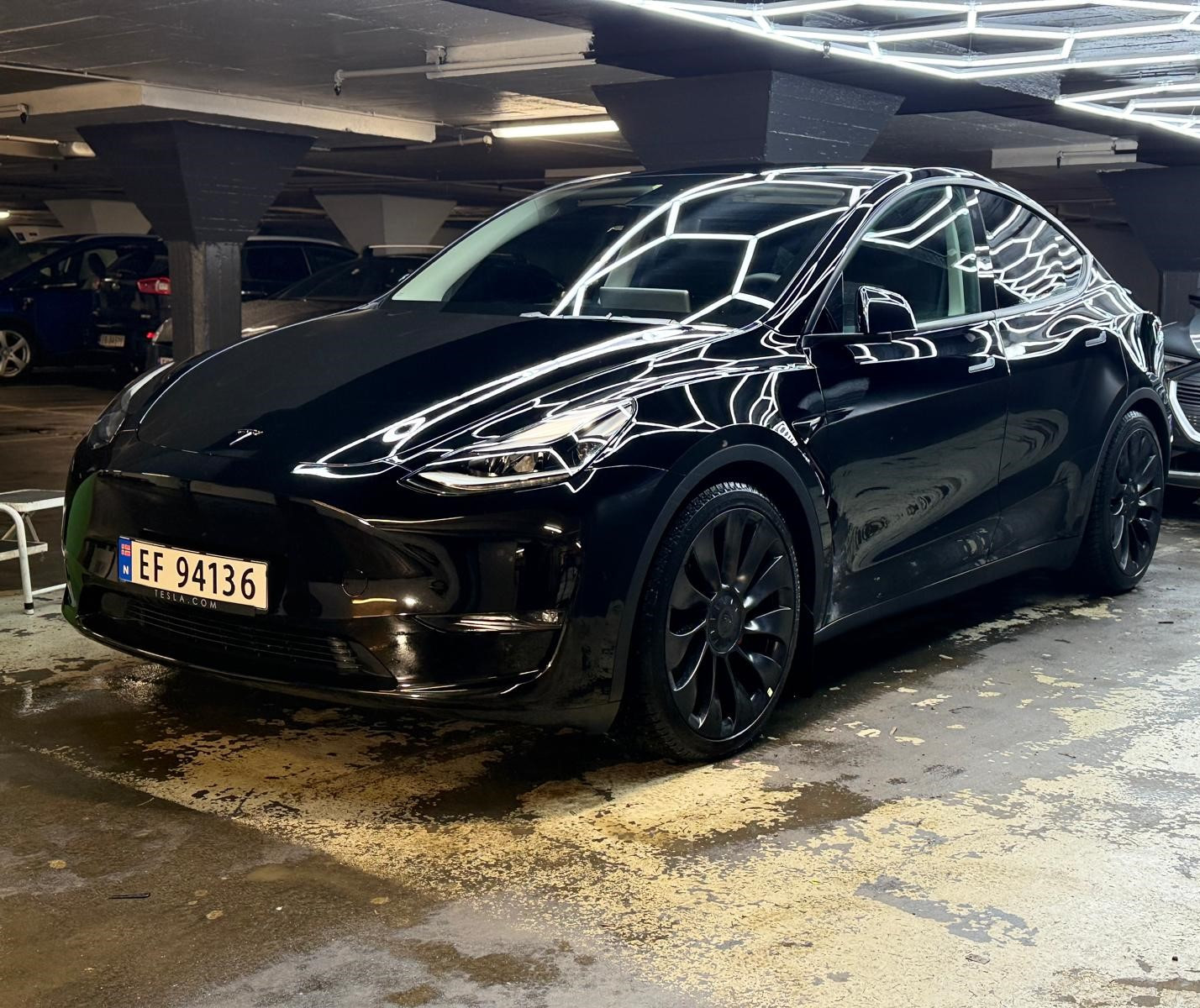 Tesla Model Y Performance AWD