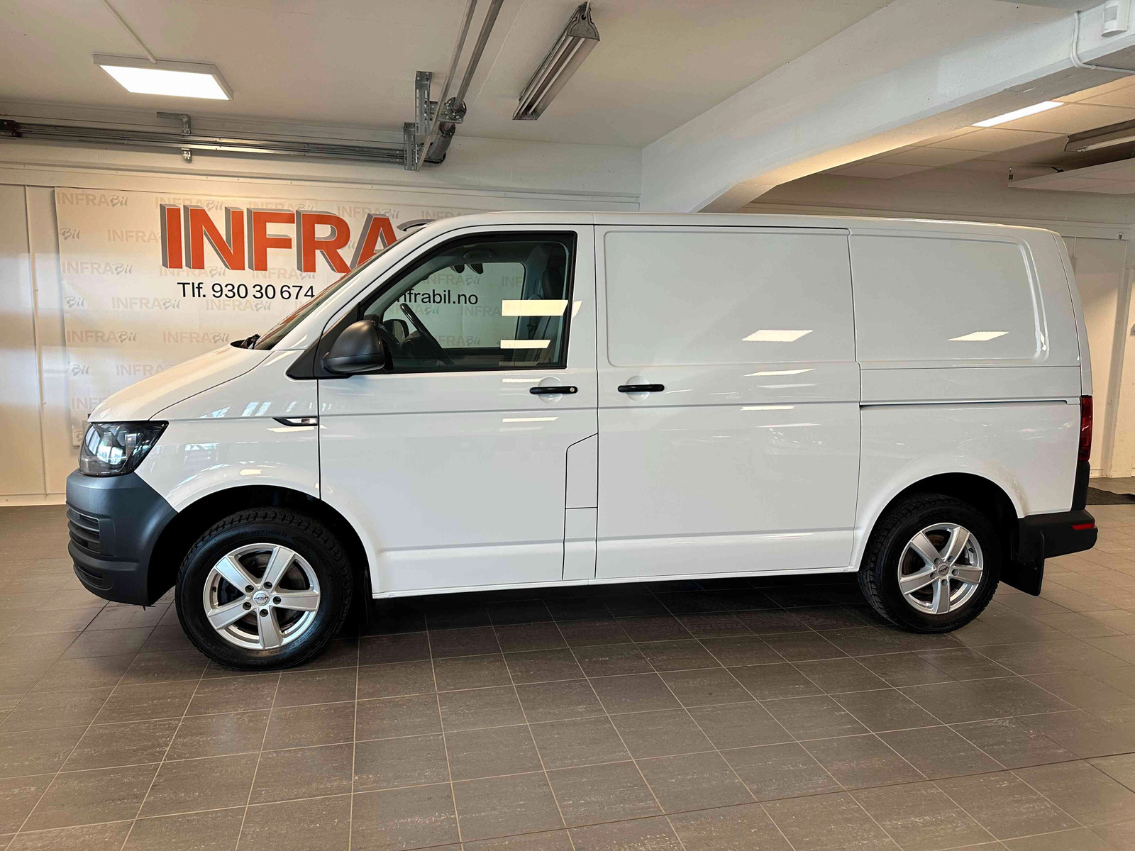 Volkswagen Transporter FJ-WEBASTO+2 x SKYVEDØRER+H-FESTE+NY EU+NY SERVICE++++ 2