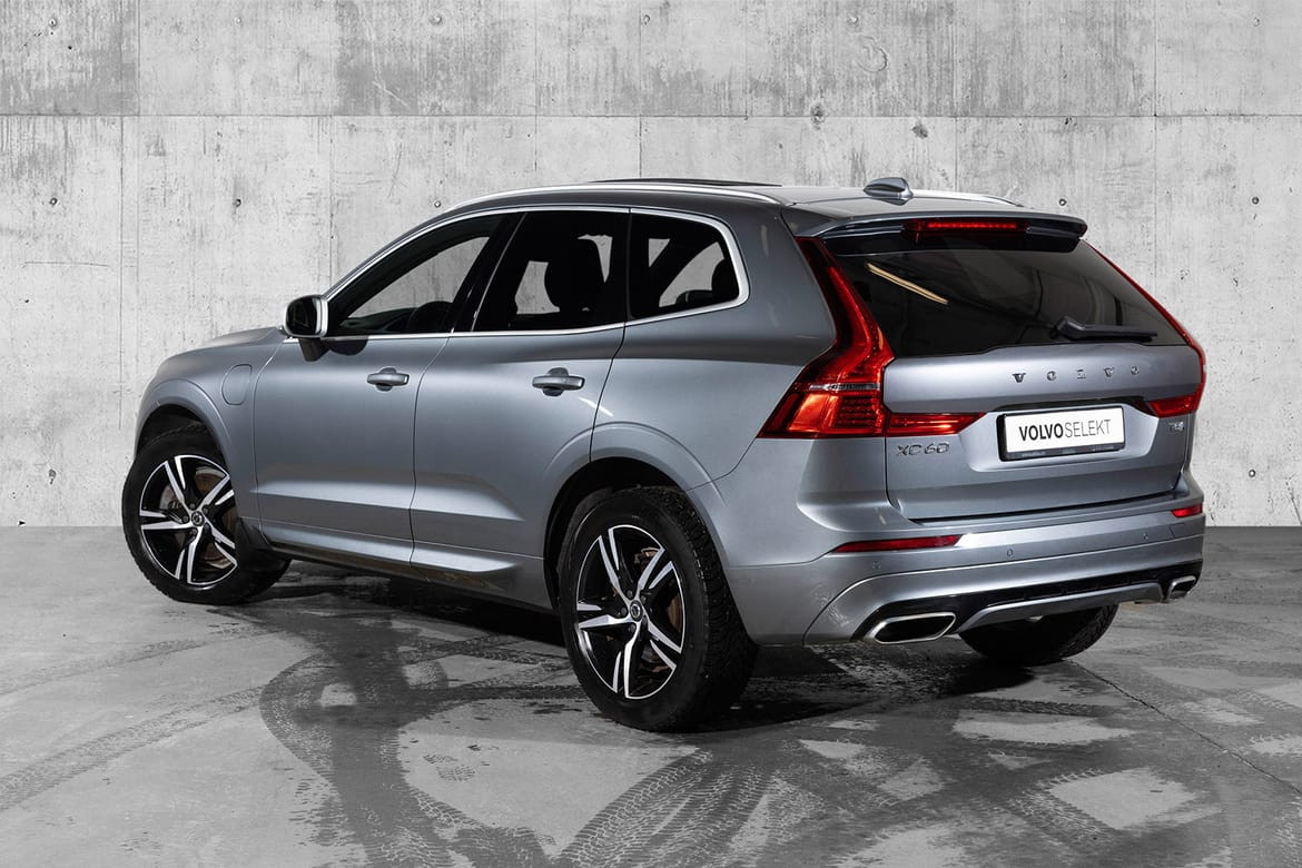 Volvo XC60 T8 AWD TwinEngine R-Design Krok, HeadUp+++ 2