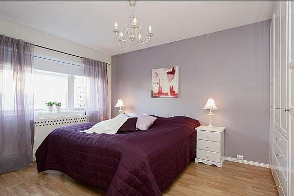 Pent hovedsoverom vendt bort fra gate m/skapplass Galleribilde