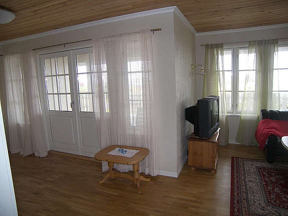 Stue med utgang til veranda Galleribilde