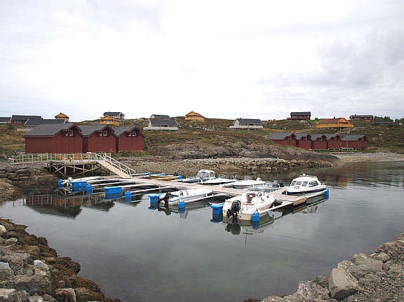 Småbåthavn nedenfor hytta Galleribilde