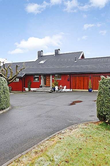 Særdeles romslig gårdsplass. Galleribilde