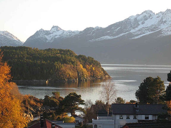 Utsikt mot Storfjorden og Eikenosvågen Galleribilde