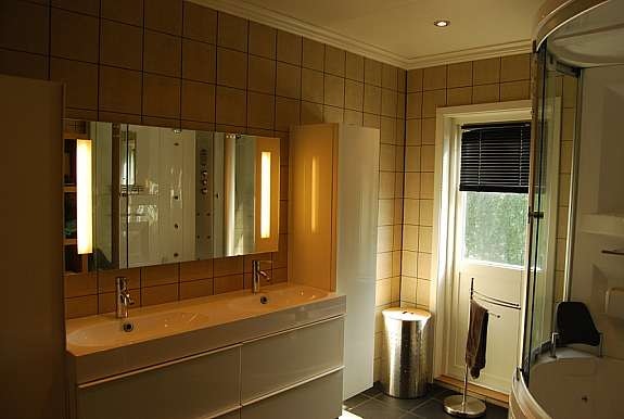 Bad i hovedleiligheten Galleribilde