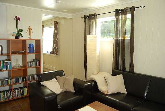 Stue i i sokkelleilighet Galleribilde