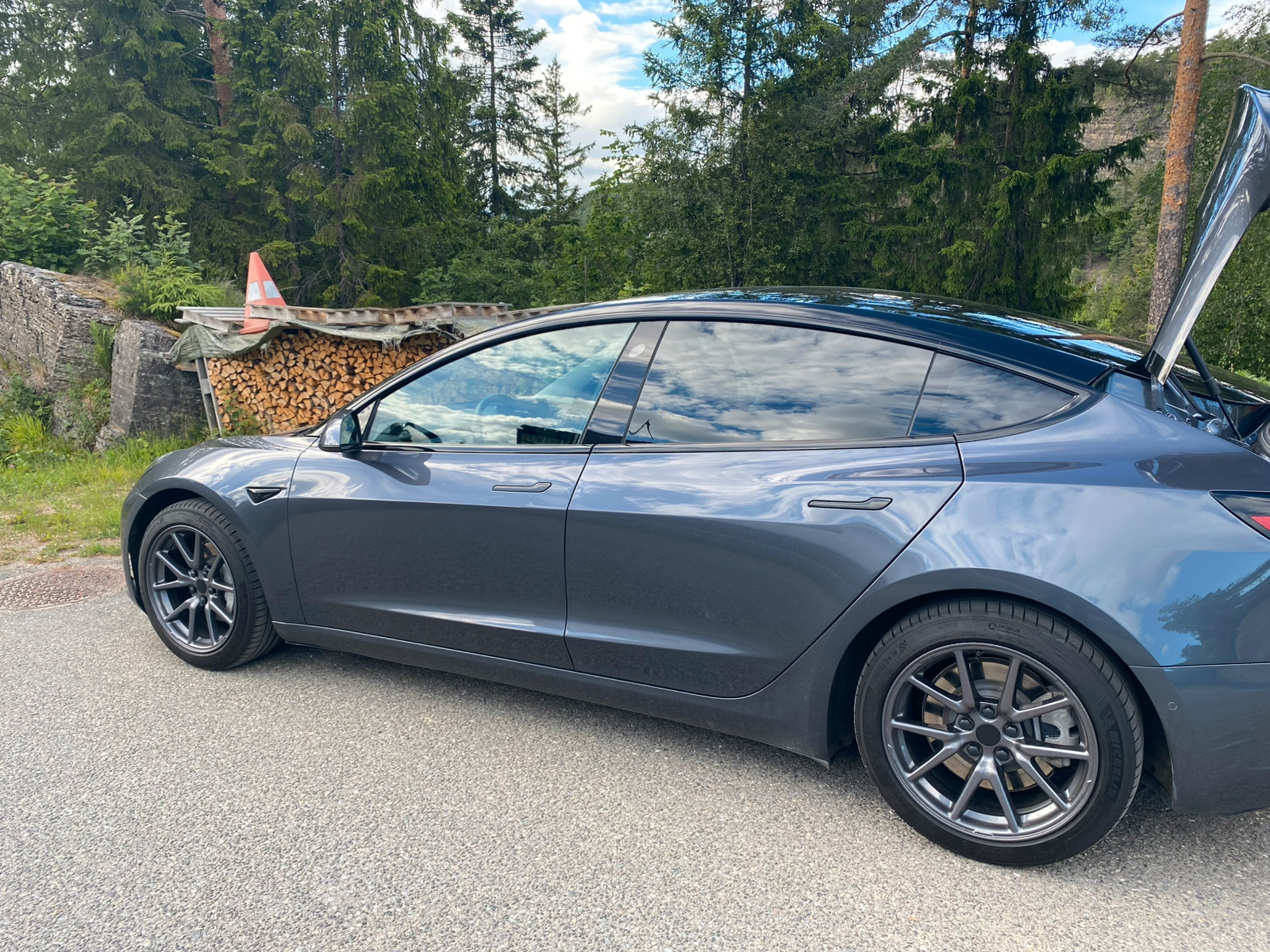 Tesla Model 3 Long Range AWD 2