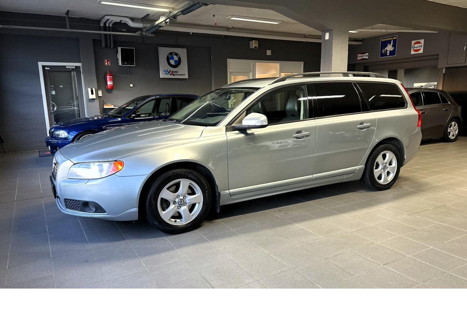 Volvo V70 2.0D 136hk Skinn Navi DAB+ Krok Ny service/reg.reim/EU