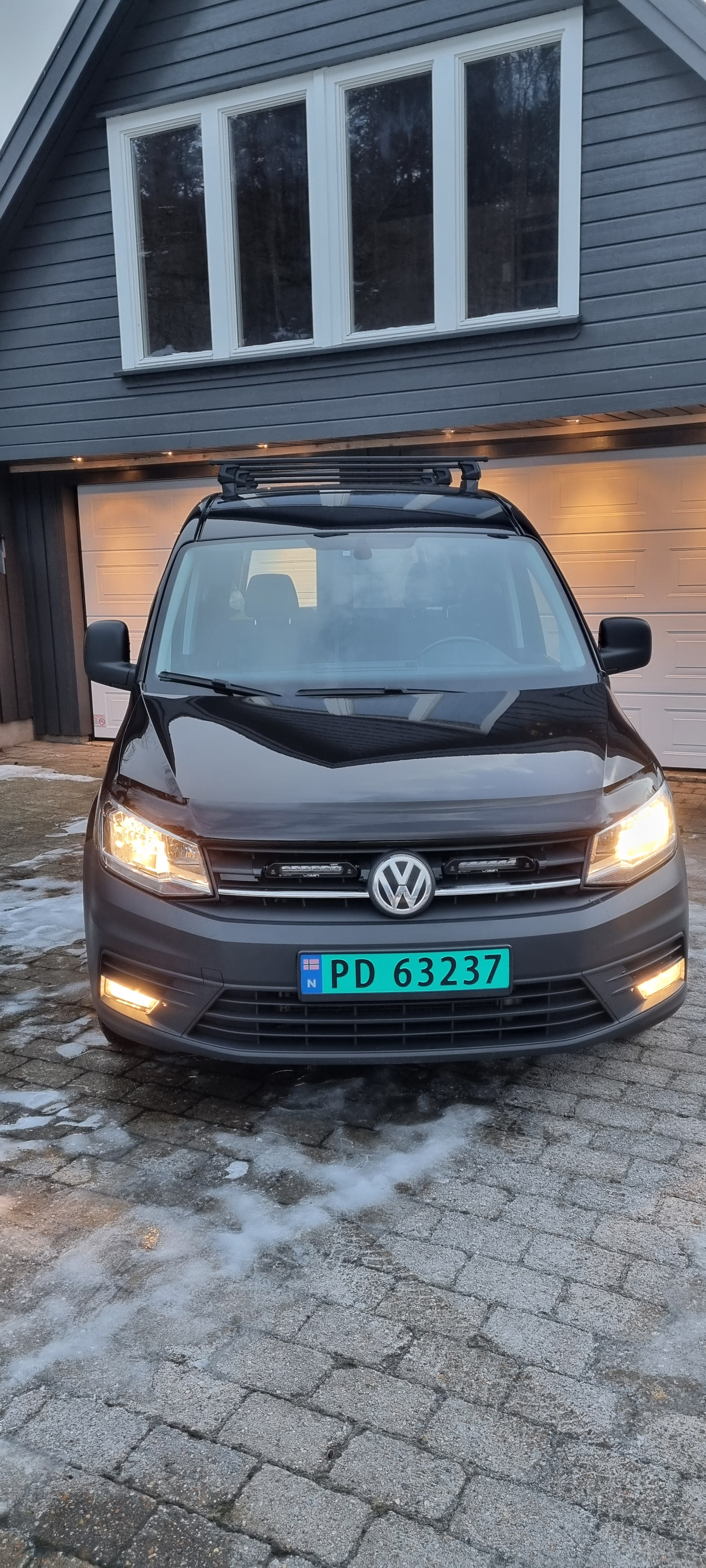 Volkswagen Caddy Maxi 2,0 TDI 122hk 4Motion. WEBASTO Kamra 2 Skyv 4 takstativ