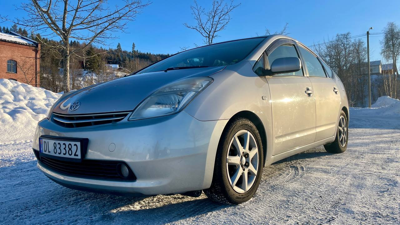 Toyota Prius 1,5L Hybrid 110hk - Rimelig i drift 3