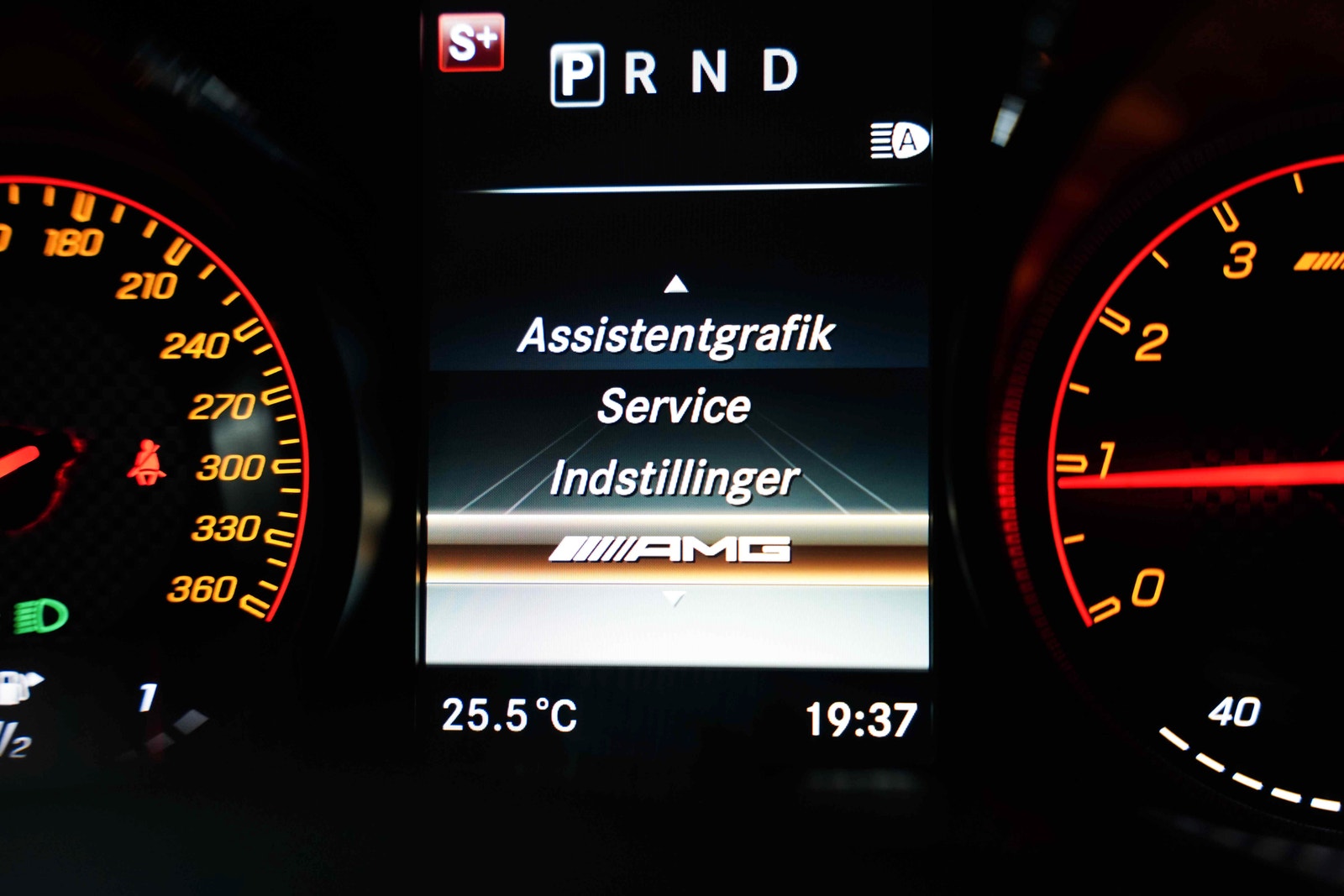 Hovedbilde av Mercedes-Benz AMG GT R