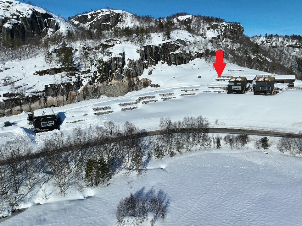 BFF8 ligger høyere oppe i feltet og har panorama utsikt over området.